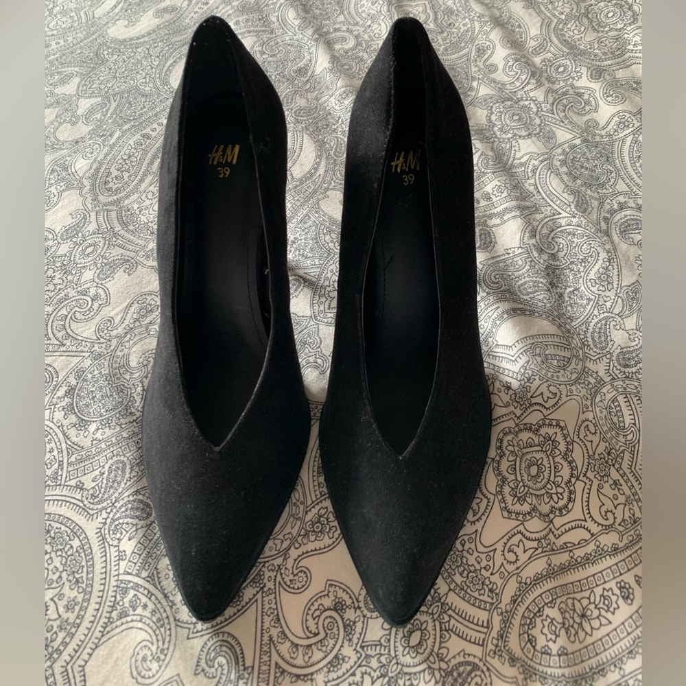 H&M WOMENS BLACK SUEDE SHOES PUMPS SIZE 39 US 8.5